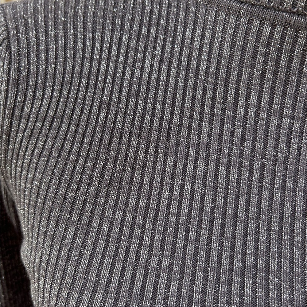 Silver Metallic - Picture 3 of 11